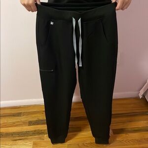 FIGS Black scrubs Jogger Pants SZ S
